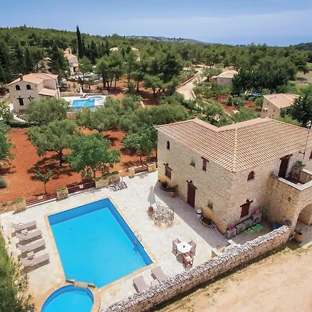 Ira Villa Agios Leon